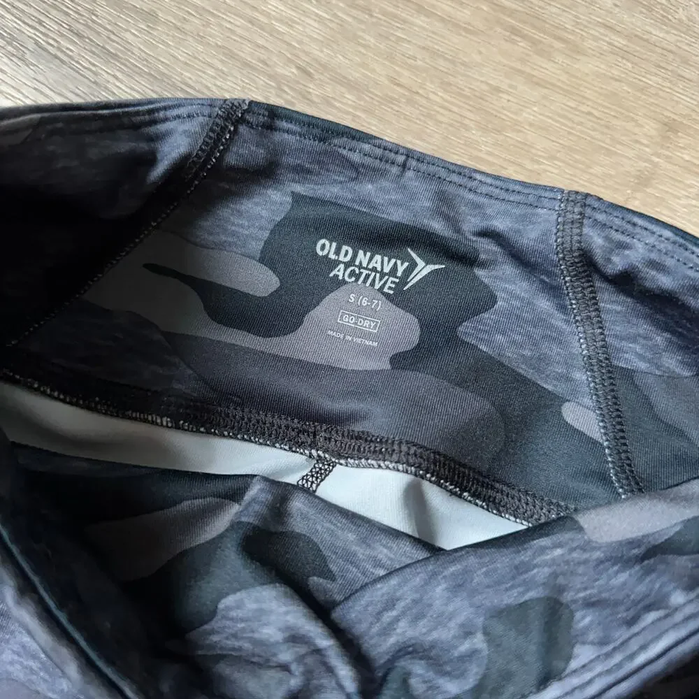 Old Navy Active Camo Leggings - Size Small (6/7)
